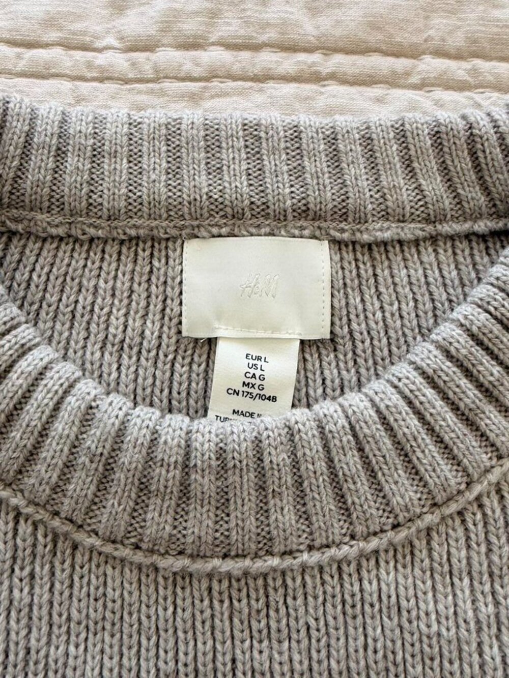 H&M Beige Sweater Short Sleeve - Picture 2 of 4